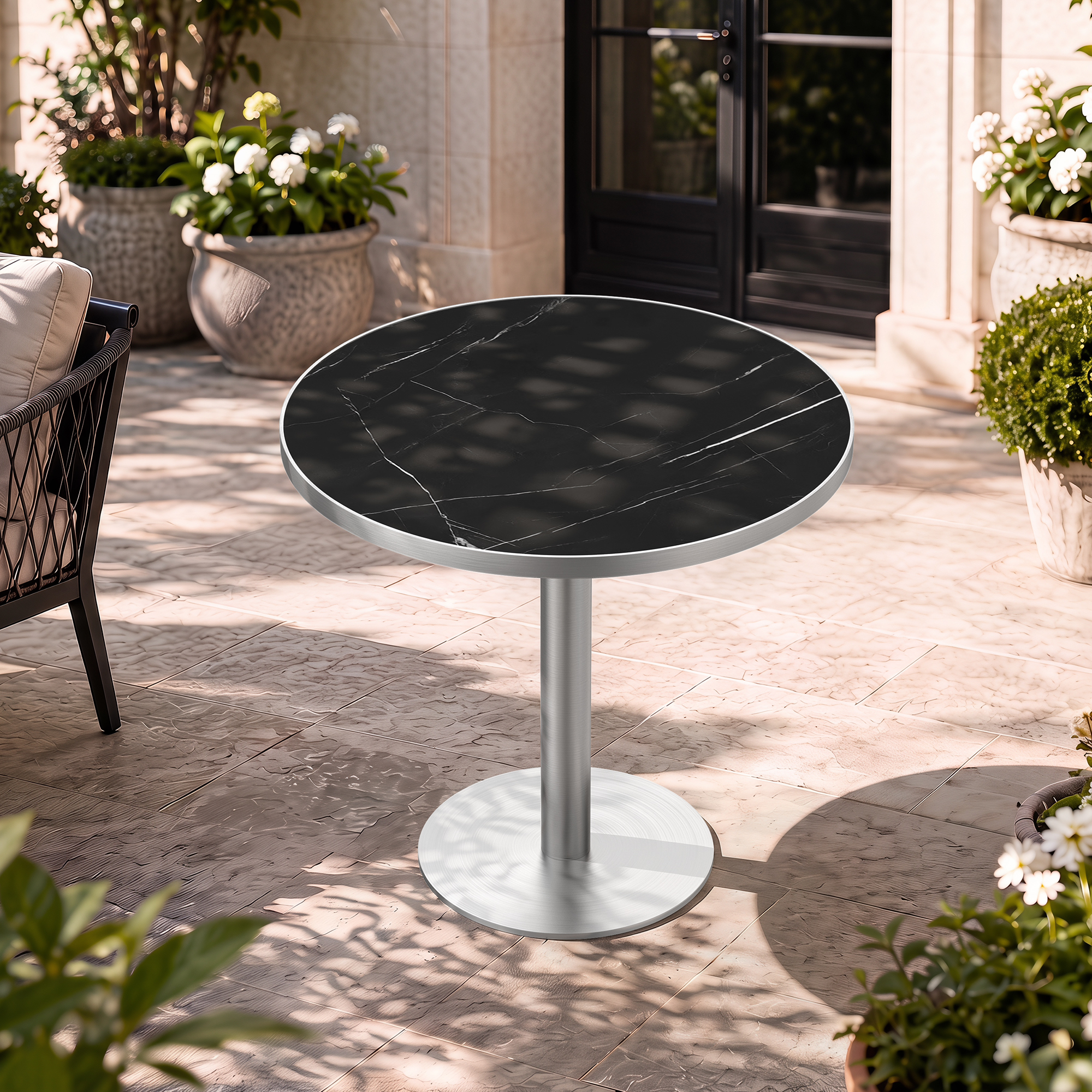 Round table — scene